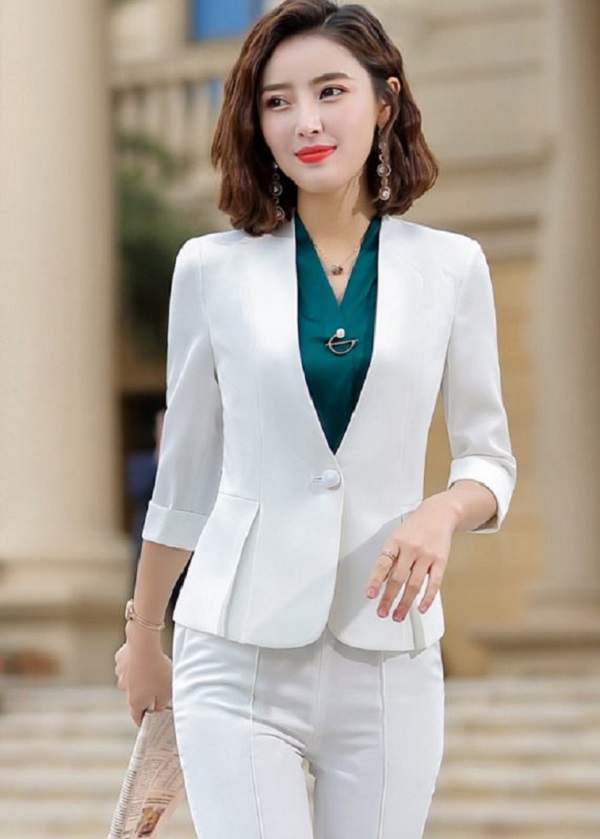 Áo vest nữ - Một trong các kiểu áo khoác nữ phù hợp trong môi trường công sở