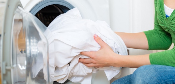 Giặt ủi áo thun đúng cách để giữ được độ bền của áo và màu vải